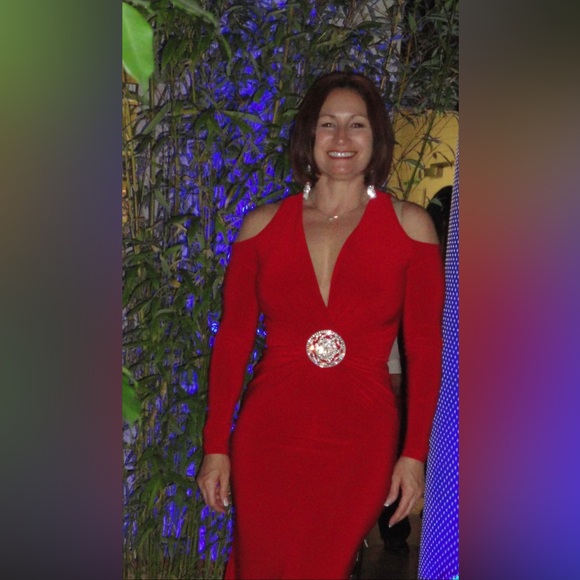 Cache XS Red gown with rhinestone embellishment - Picture 12 of 12